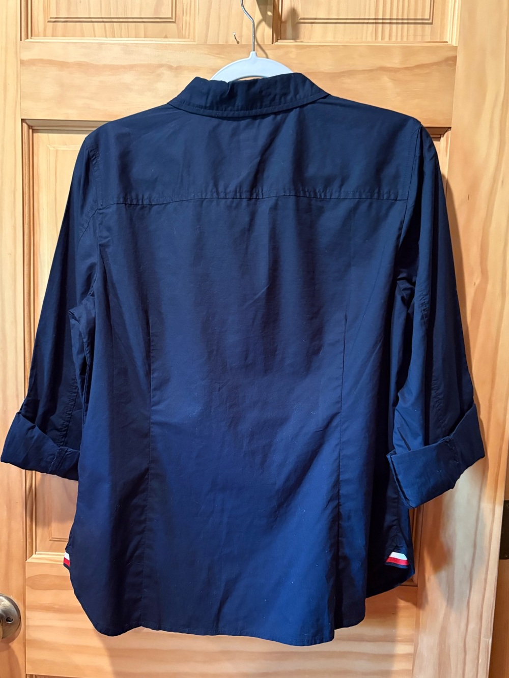 Tommy Hilfiger Navy Blue Roll-Tab Button-Up Shirt women’s M NWT - Picture 2 of 13
